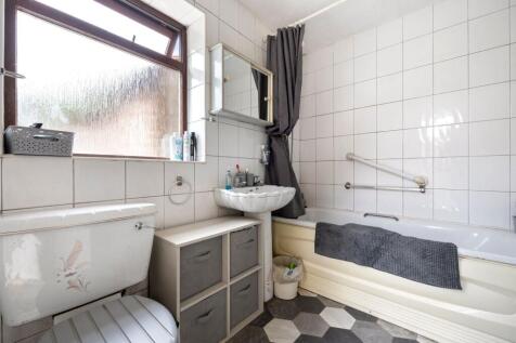 Ground floor bathroom