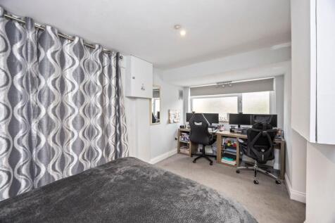 Bedroom/Office