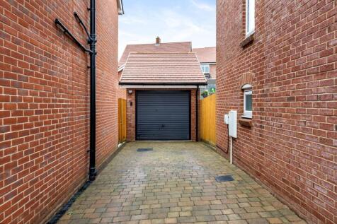 Garsge/Driveway
