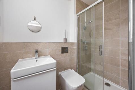 En-suite Shower
