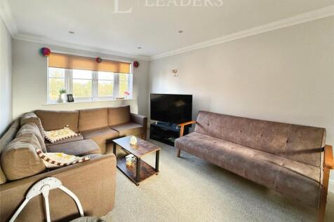 Living/Dining Area