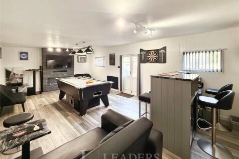 Bar/Billiards Room