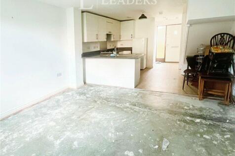 Kitchen/Living Area