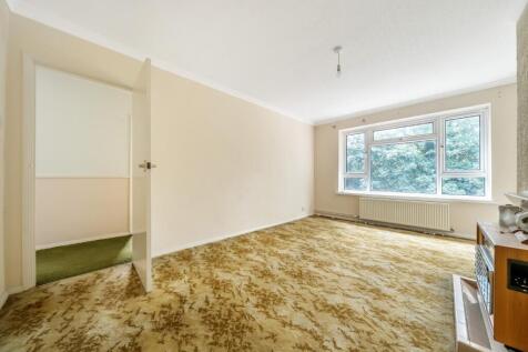 Living Room (2)