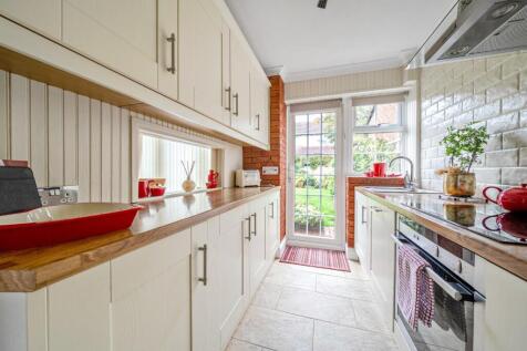 Kitchen (1/2)