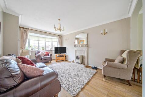 Living Room (1/2)