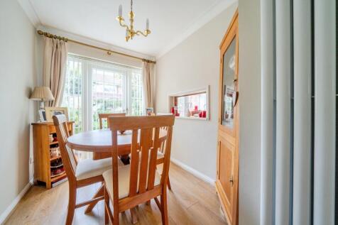 Dining Room (2/2)