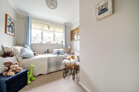 Bedroom Two (2/2)