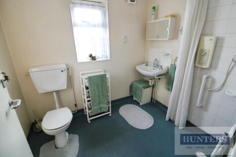 Downstairs W/C - Wetroom