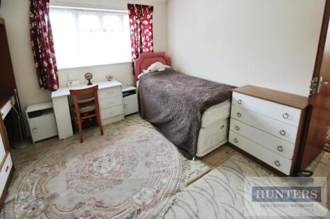 Bedroom One (2/2)