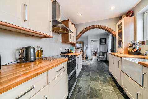 1374183-12-690dc2...