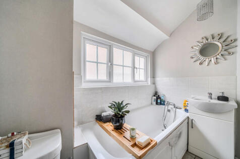 1374183-3-690dc01...