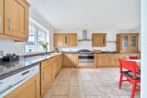 1364073-5-68ed8cb...