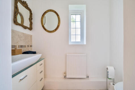 1364073-8-68ed8cf...