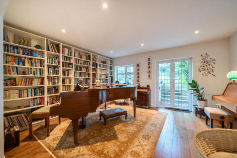 1383498-21-691f2b...