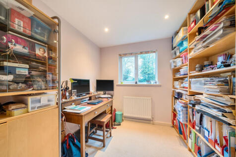 1383498-5-691f295...