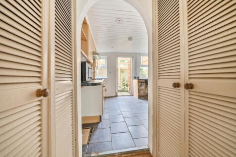 1361540-9-68de773...