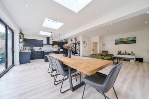 1369092-25-68f25b...