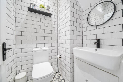 1369092-16-68f25a...