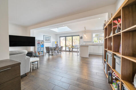 1372316-17-690b47...