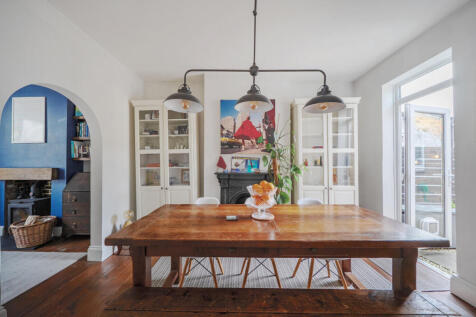 1371611-9-690b67e...