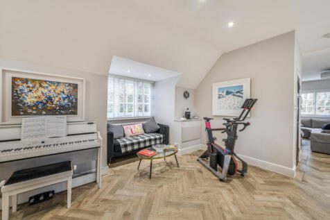 1374996-9-690dd03...