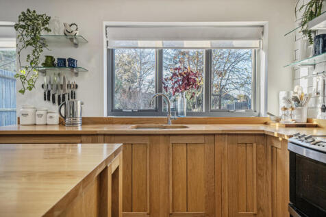 1383996-22-692716...