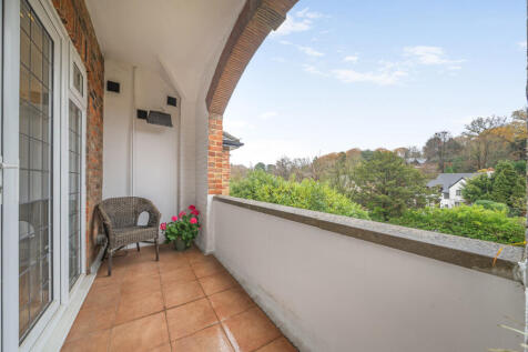 1384081-8-693196b...