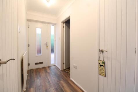 Rhodes Close Lower Gornal 1.jpg
