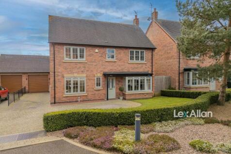 Meadowfields Close Wordsley