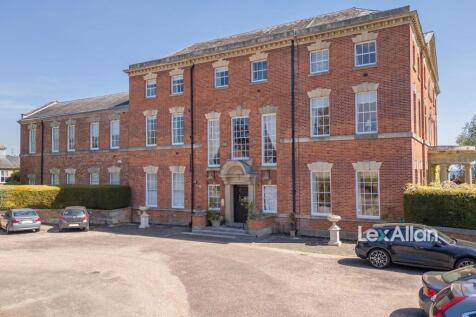 The Avenue Waresley 2.jpg