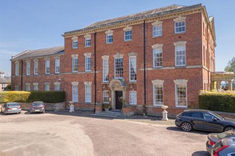 The Avenue Waresley 1.jpg