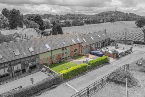 Wisteria Barn Deansford Lane 1.jpg