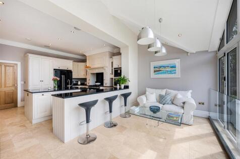 Open Plan Kitchen Living Area