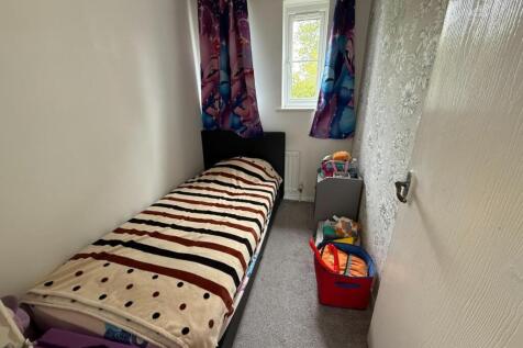BEdroom 3.JPG