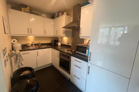 Kitchen.JPG