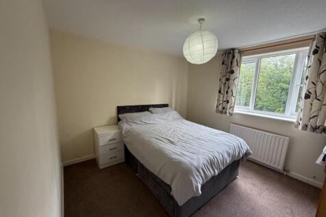 Bedroom 1.JPG