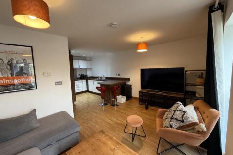 Lounge2.jpg