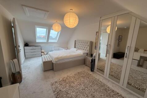 Bedroom 1.JPG