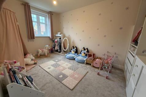 Bedroom 2.JPG