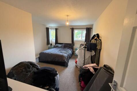 Bedroom1.JPG