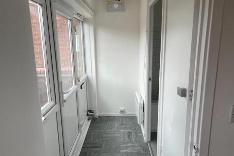 Drovers Croft 47 Hallway.JPG