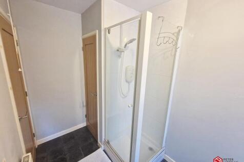 Bath &amp; Shower Room