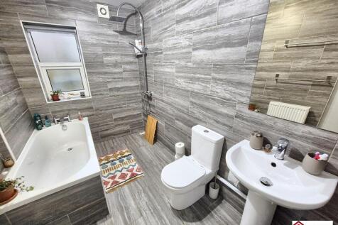 Bath &amp; Shower Room