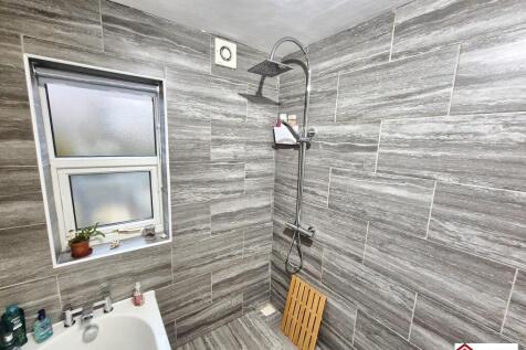 Bath &amp; Shower Room