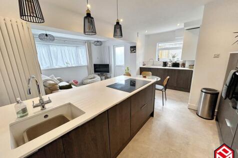 Open Plan Kitchen/ Dining/ Living