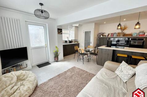 Open Plan Kitchen/ Dining/ Living
