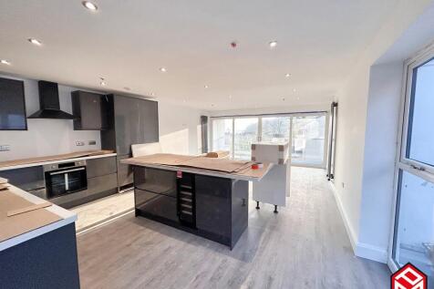 Open Plan Lounge/ Dining/ Kitchen