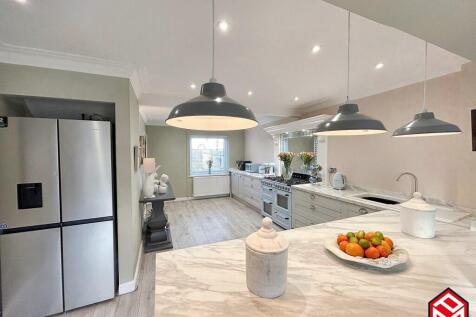 Open Plan Kitchen/ Dining/ Living