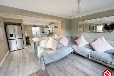 Open Plan Kitchen/ Dining/ Living